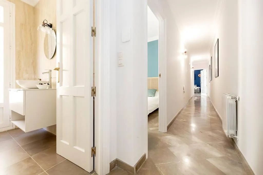 Luxury Suite Via De Colon 그라나다 0*,  스페인